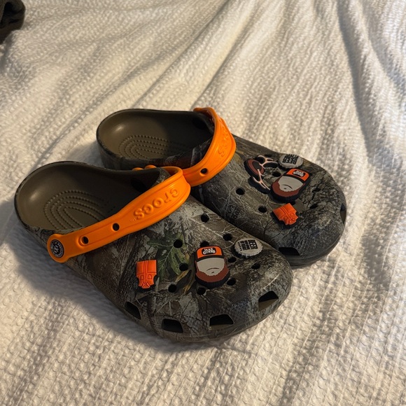 CROCS Other - CROCS Luke Combs Camo Clogs with Croc Charms